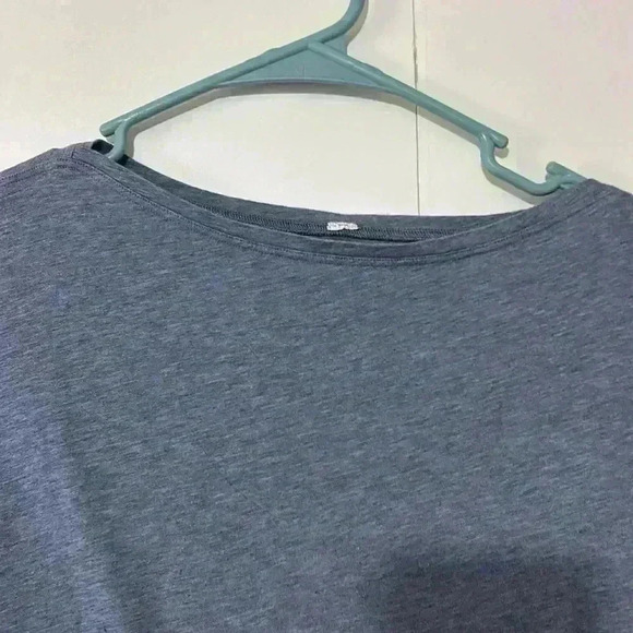 Women’s Lululemon workout top short sleeve shirt - Picture 2 of 6